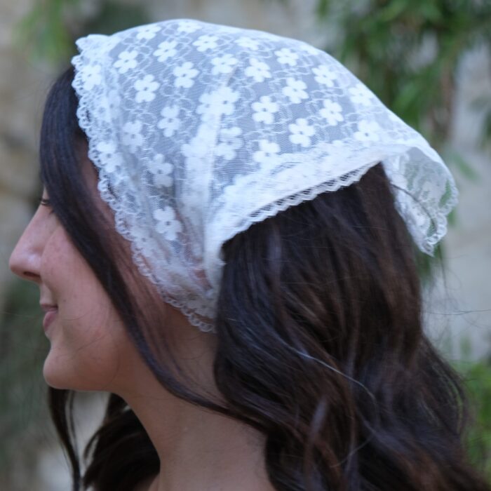 Daisy Lace Scarf - Image 1